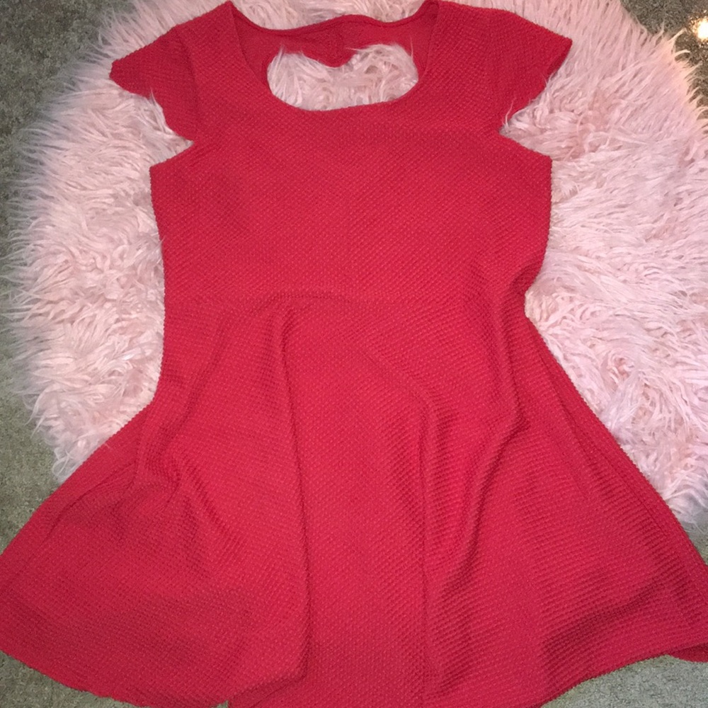 2x red dress
